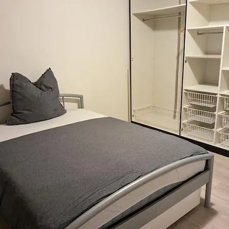Lichtdurchflutete Dg-wohnung Apartment Steinenbronn